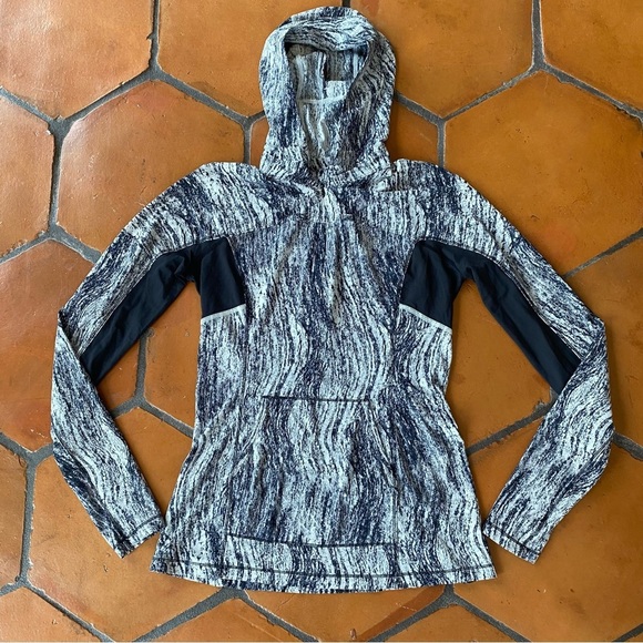 Lululemon Runbeam Hoodie black white long sleeve top Running Texture Twist 4/6 - Picture 2 of 11